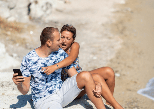 un chico está celoso