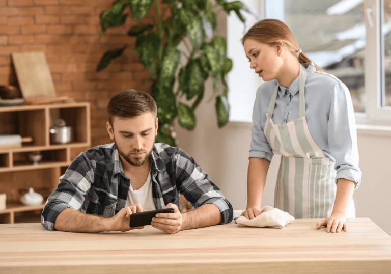 61 señales de maltrato emocional en una relación